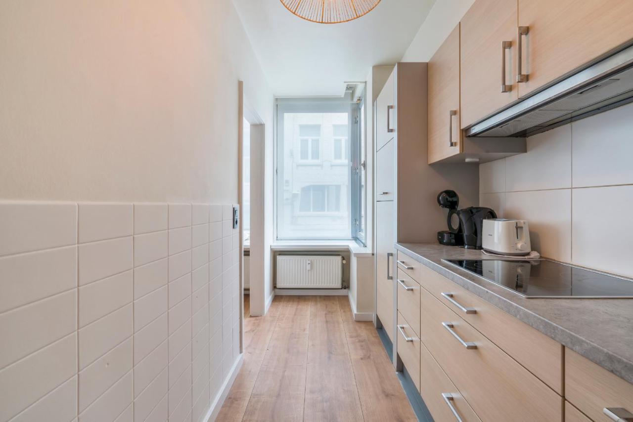 Ruim En Warm Appartement In De Winkelstraat Van Oostende Eksteriør bilde