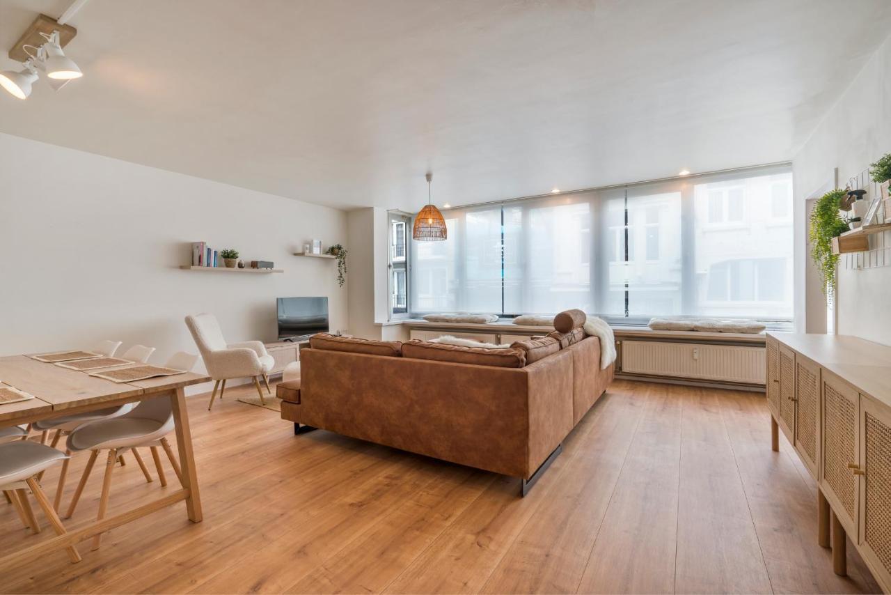 Ruim En Warm Appartement In De Winkelstraat Van Oostende Eksteriør bilde