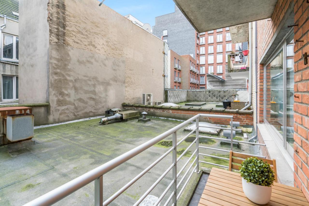 Ruim En Warm Appartement In De Winkelstraat Van Oostende Eksteriør bilde